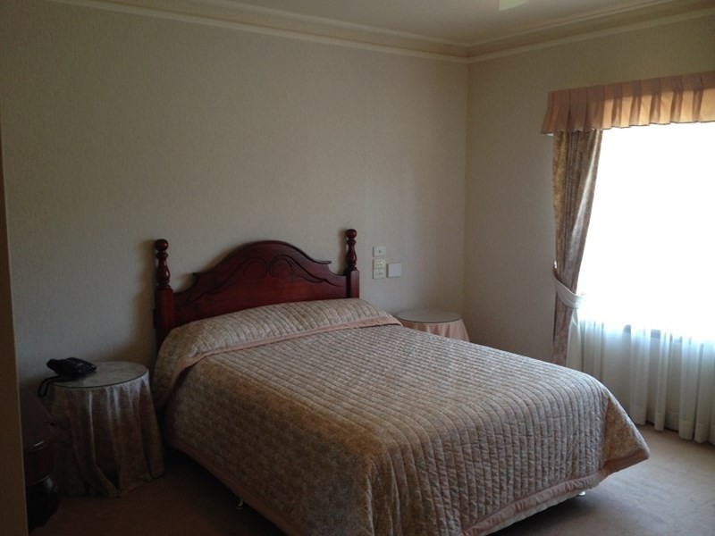 11 Carwoola Drive, Orange NSW 2800