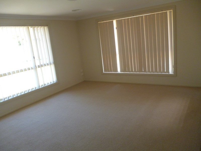 5 Holman Way, Orange NSW 2800