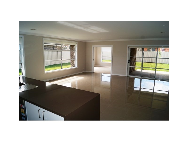 218 Molloy Drive, Orange NSW 2800