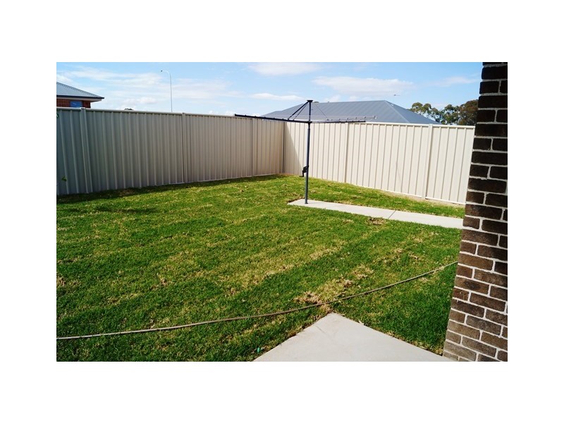 218 Molloy Drive, Orange NSW 2800