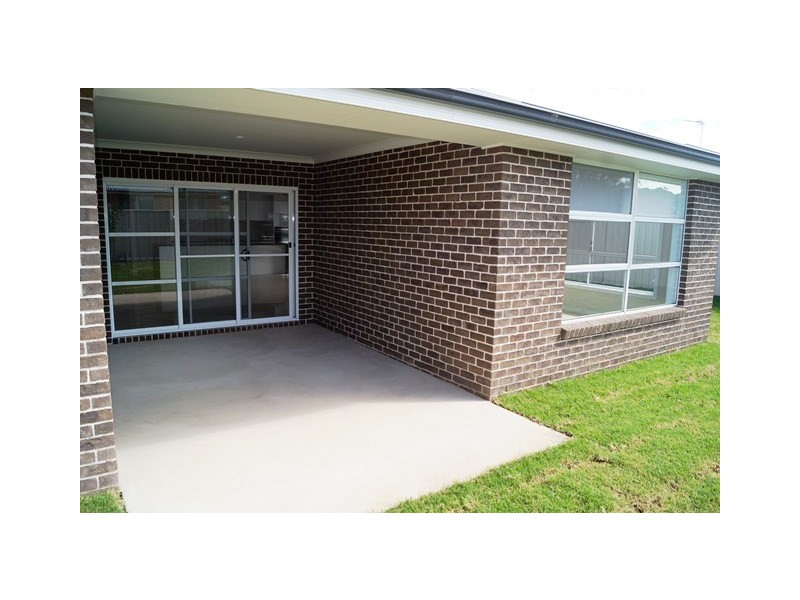 218 Molloy Drive, Orange NSW 2800