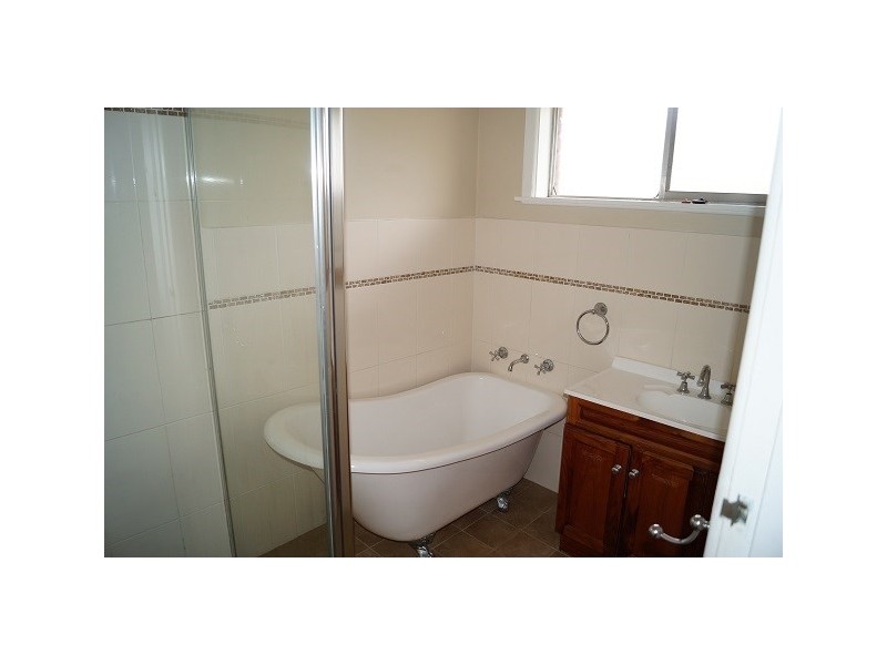 6 Treweeke Street, Orange NSW 2800