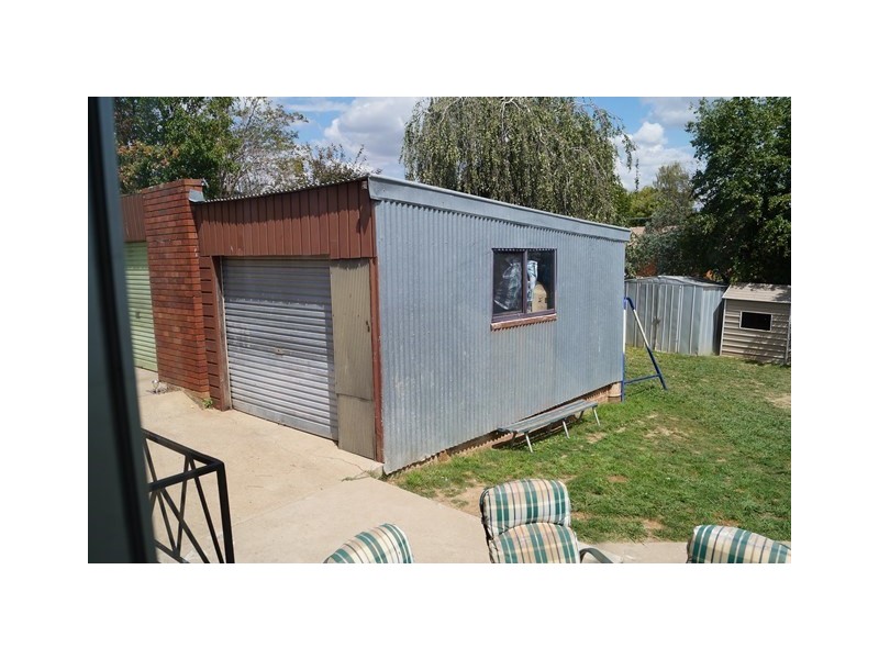 6 Treweeke Street, Orange NSW 2800