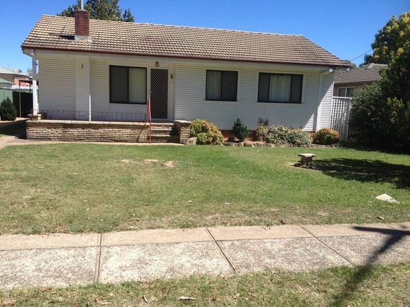101 Woodward Street, Orange NSW 2800