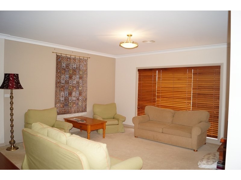 15 The Waterway, Orange NSW 2800