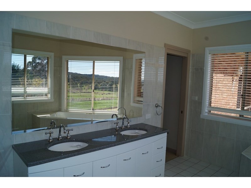 15 The Waterway, Orange NSW 2800