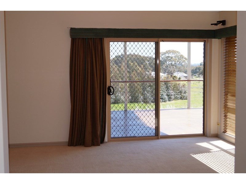 15 The Waterway, Orange NSW 2800