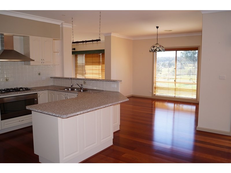 15 The Waterway, Orange NSW 2800