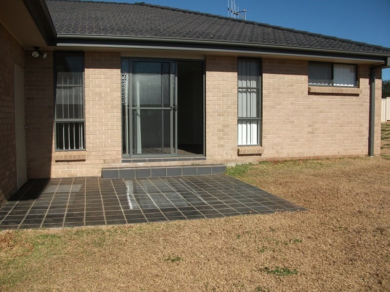 21 Diamond Drive, Orange NSW 2800