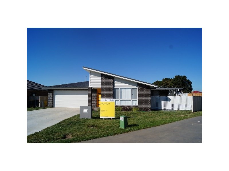 9 Onyx Place, Orange NSW 2800