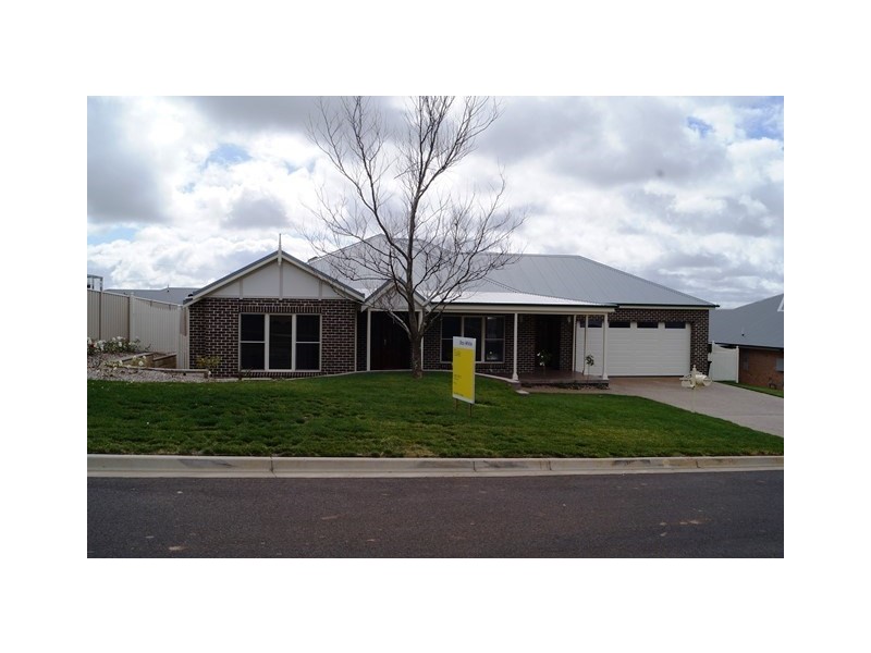 22 Centennial Crescent, Orange NSW 2800