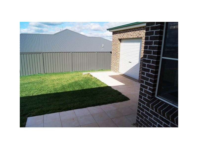 22 Centennial Crescent, Orange NSW 2800
