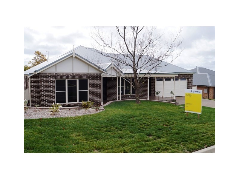 22 Centennial Crescent, Orange NSW 2800