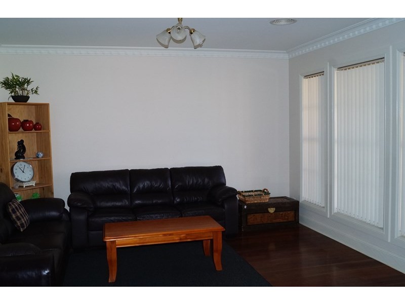 40 Roselawn Drive, Orange NSW 2800