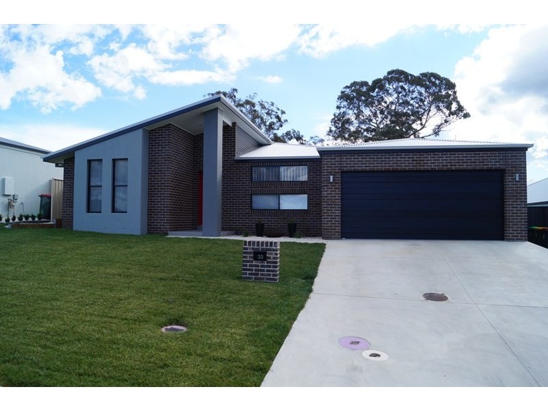 33 Glasson Drive, Orange NSW 2800