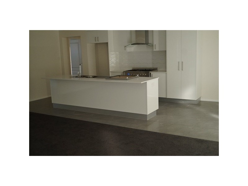 2 Dimboola Way, Orange NSW 2800