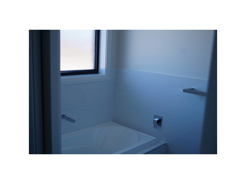 2 Dimboola Way, Orange NSW 2800