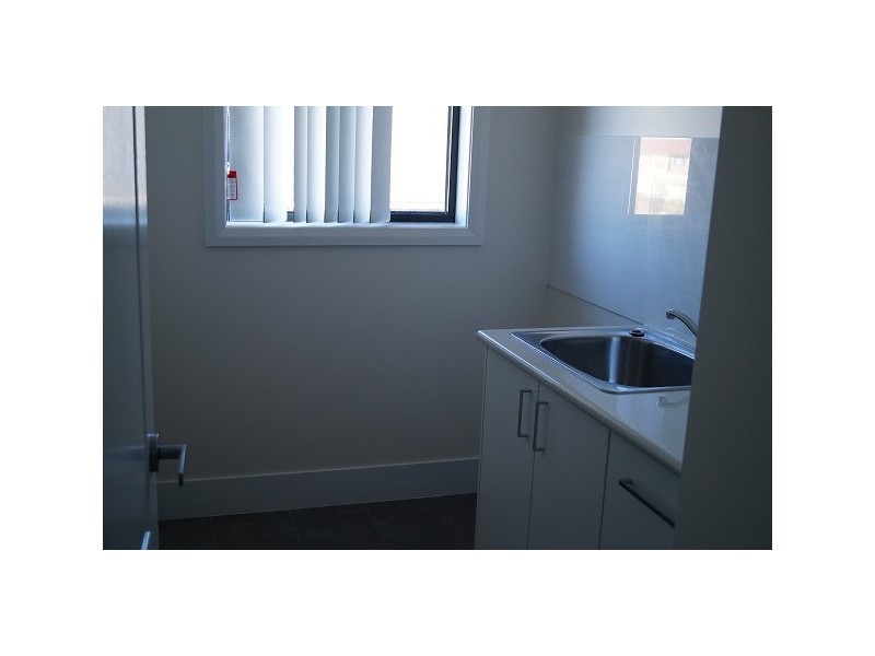 2 Dimboola Way, Orange NSW 2800