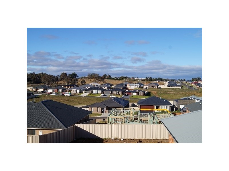 2 Dimboola Way, Orange NSW 2800