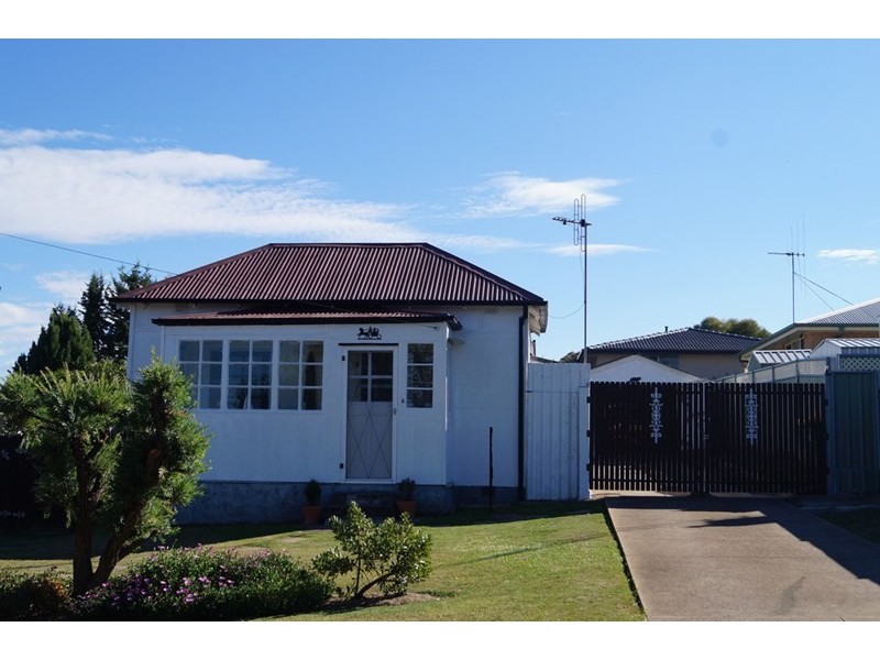 13 Treweeke Street, Orange NSW 2800