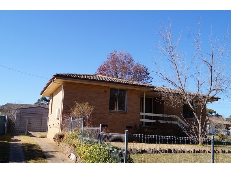 6 Weema Place, Orange NSW 2800