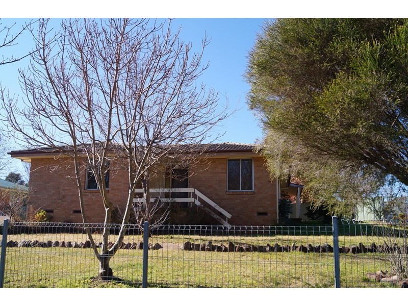 6 Weema Place, Orange NSW 2800