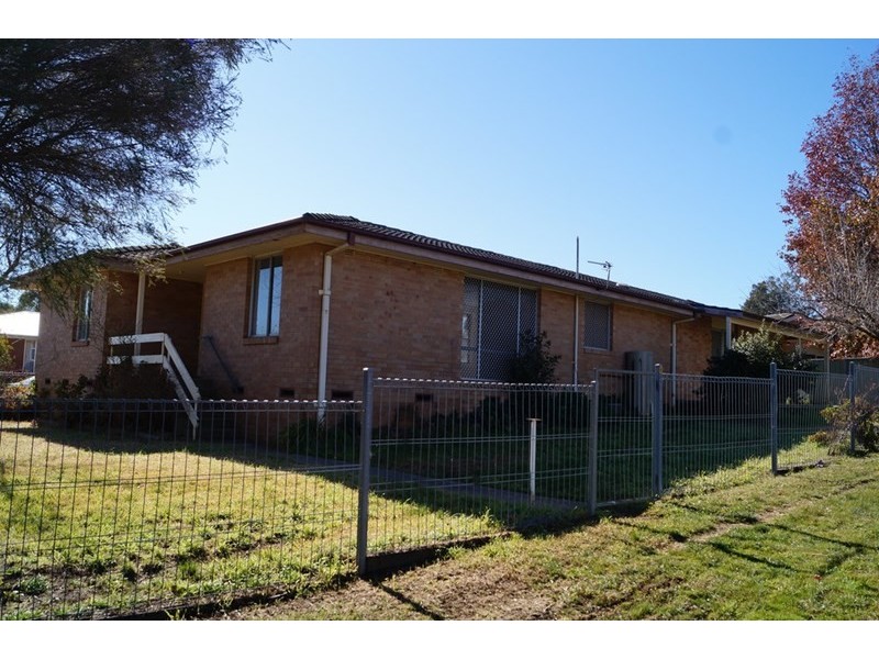 6 Weema Place, Orange NSW 2800