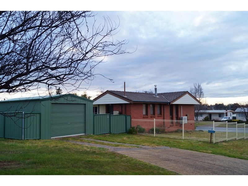 7 Nioka Place, Orange NSW 2800