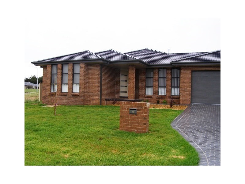 19 Diamond Drive, Orange NSW 2800