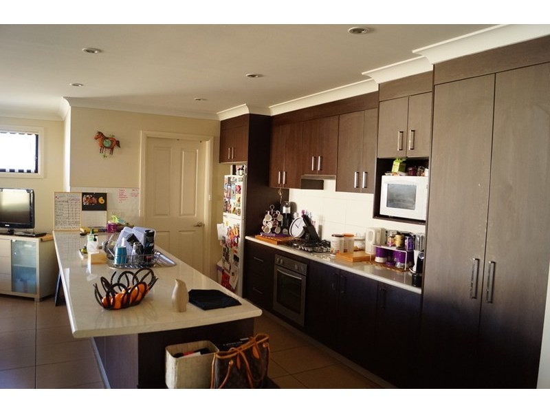 16 Begonia Place, Orange NSW 2800