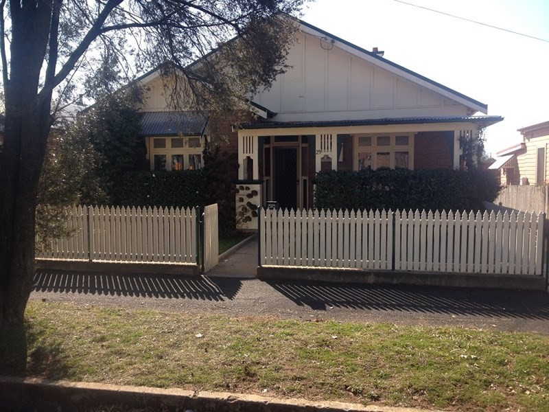 25 Dora Street, Orange NSW 2800