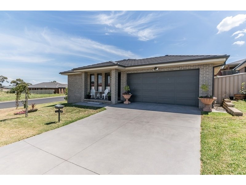 1 Brock Place, Orange NSW 2800