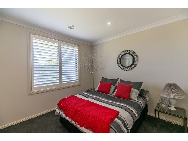 1 Brock Place, Orange NSW 2800