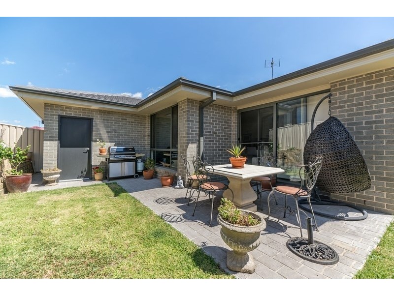 1 Brock Place, Orange NSW 2800