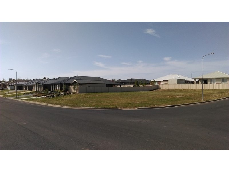 13 Centennial Crescent, Orange NSW 2800