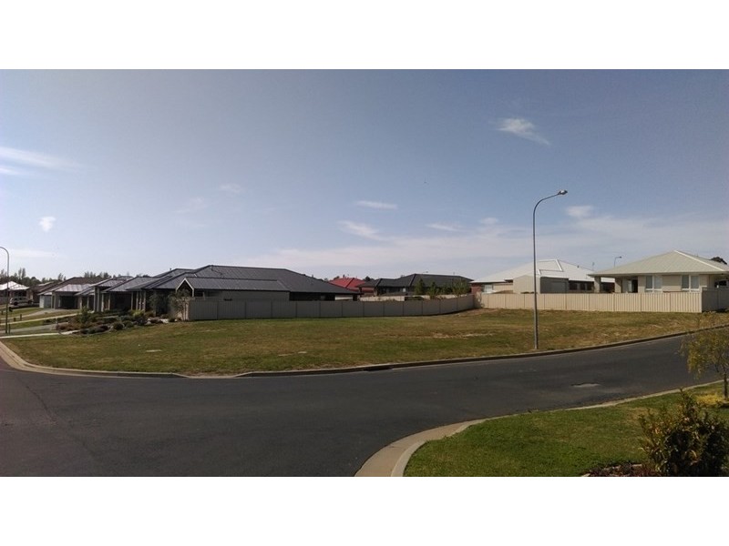 13 Centennial Crescent, Orange NSW 2800