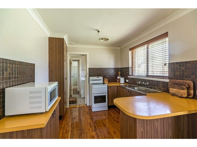 18 Icely Road, Orange NSW 2800