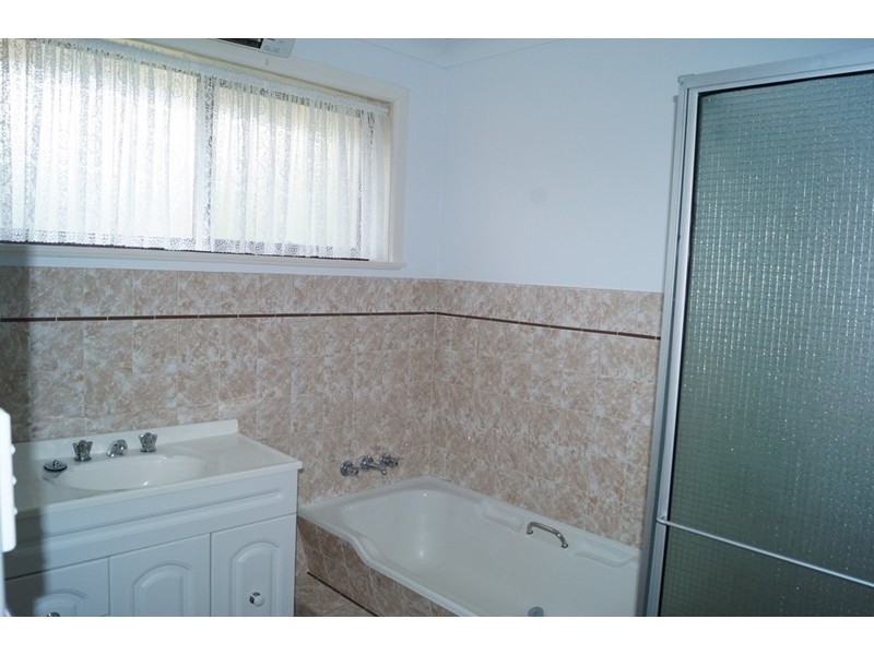 12 James Cook Crescent, Orange NSW 2800