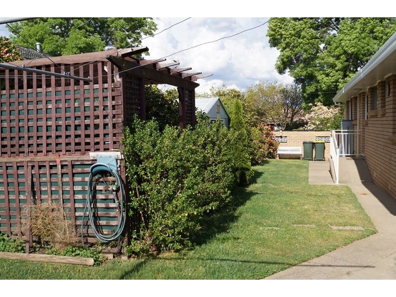 12 James Cook Crescent, Orange NSW 2800