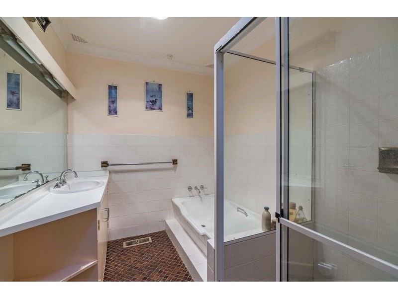 7 Regency Place, Orange NSW 2800