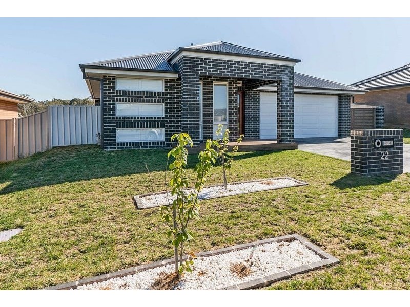 22 Molloy Drive, Orange NSW 2800
