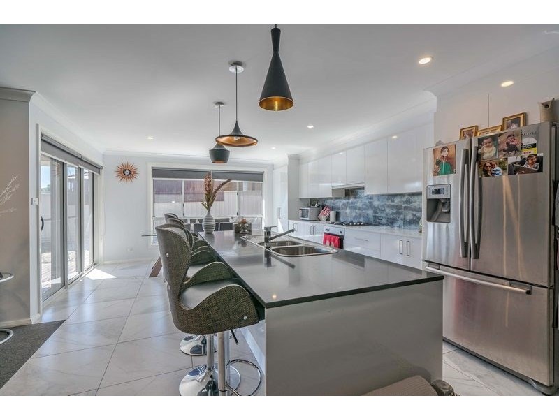 22 Molloy Drive, Orange NSW 2800