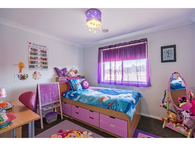 22 Molloy Drive, Orange NSW 2800