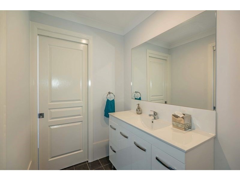 22 Molloy Drive, Orange NSW 2800