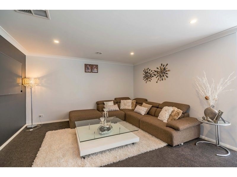 22 Molloy Drive, Orange NSW 2800