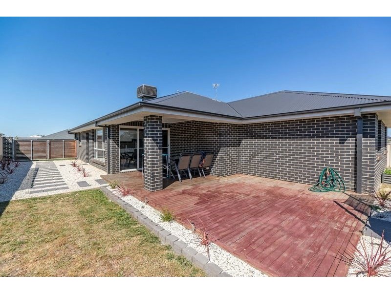 22 Molloy Drive, Orange NSW 2800