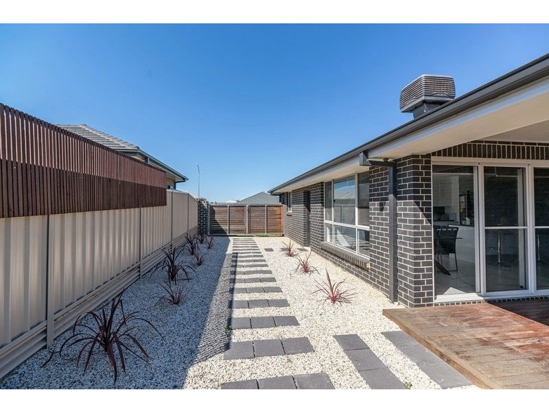 22 Molloy Drive, Orange NSW 2800