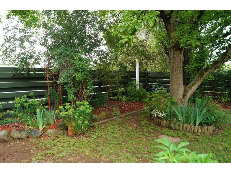1A Racecourse Road, Orange NSW 2800