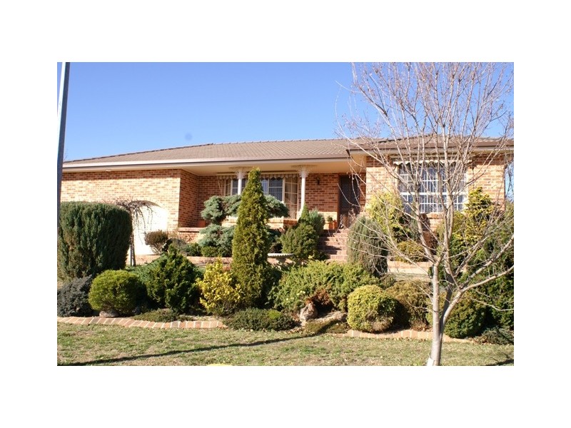 2 Joanne Place, Orange NSW 2800