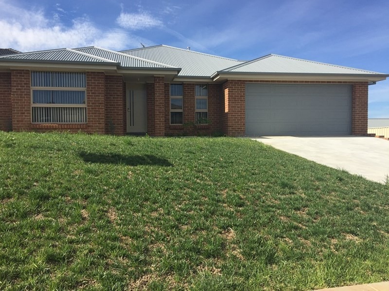 10 Glasson Drive, Orange NSW 2800